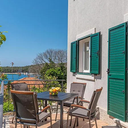 2 Bedroom Beautiful In Rogoznica Rogoznica (Sibenik-Knin)