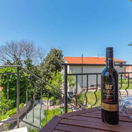 2 Bedroom Beautiful In Rogoznica Rogoznica (Sibenik-Knin)
