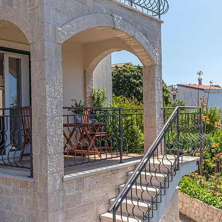 2 Bedroom Beautiful In Rogoznica Holiday home