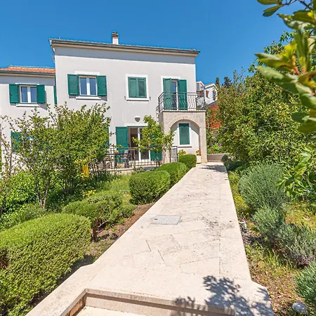 2 Bedroom Beautiful In Rogoznica Rogoznica (Sibenik-Knin)