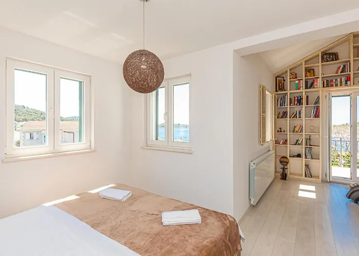 2 Bedroom Beautiful In