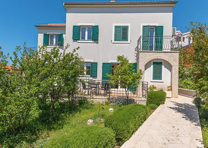 2 Bedroom Beautiful In Сasa de vacaciones