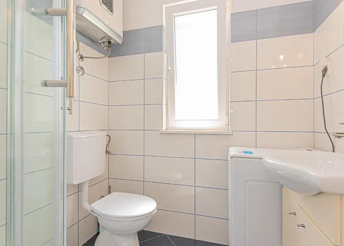 2 Bedroom Beautiful In Сasa de vacaciones