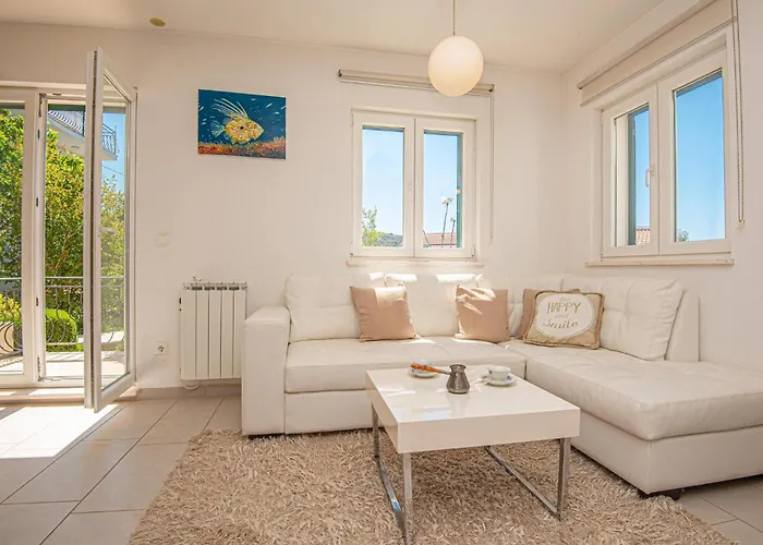 2 Bedroom Beautiful In