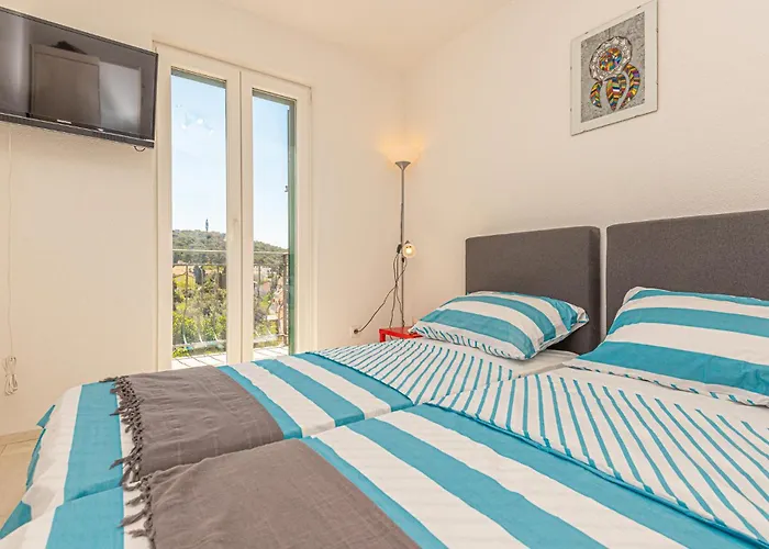 2 Bedroom Beautiful In Сasa de vacaciones