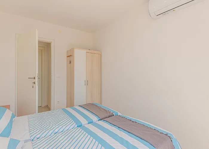 2 Bedroom Beautiful In *