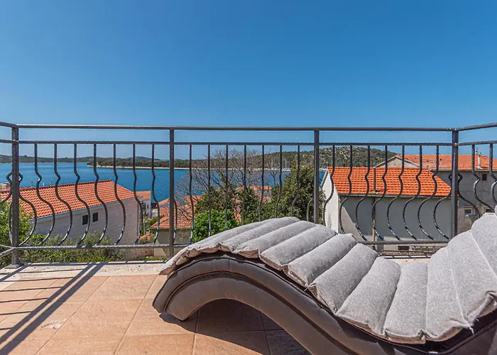 2 Bedroom Beautiful In