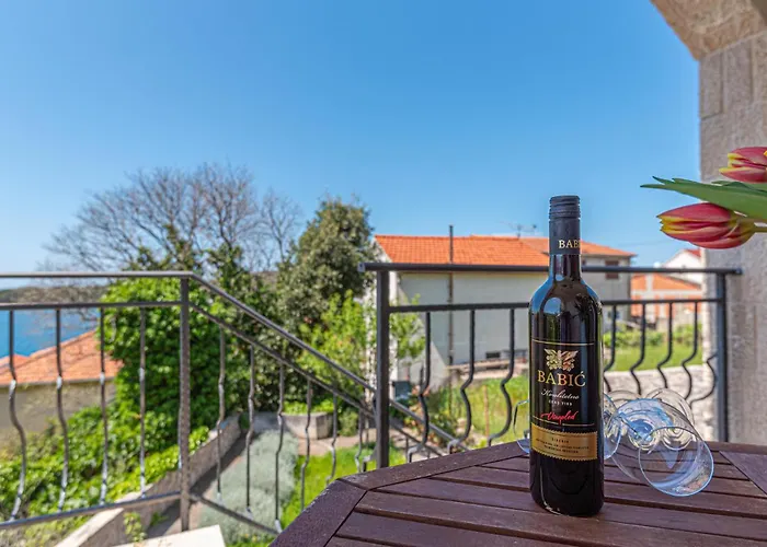 2 Bedroom Beautiful In Rogoznica (Sibenik-Knin)