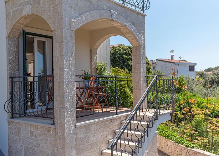 2 Bedroom Beautiful In Сasa de vacaciones