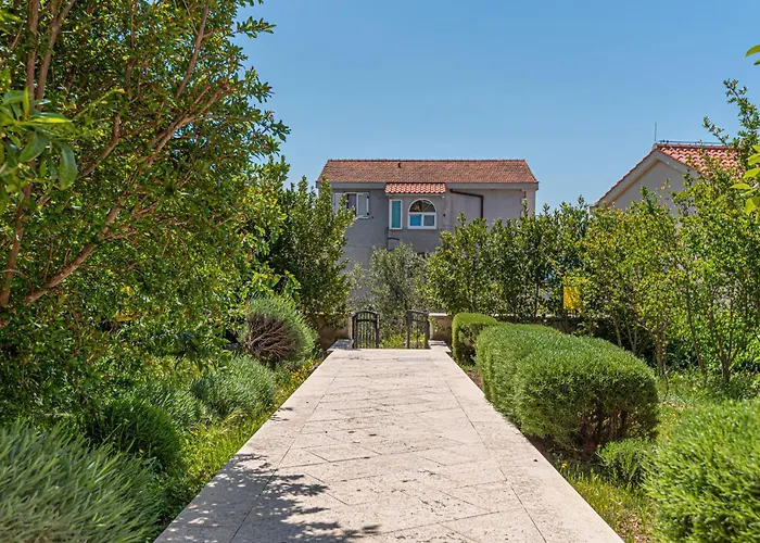 Сasa de vacaciones 2 Bedroom Beautiful In *