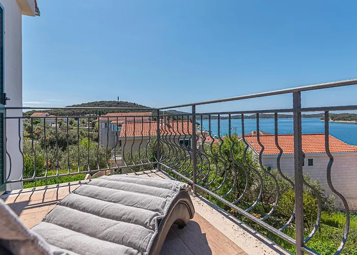 Сasa de vacaciones 2 Bedroom Beautiful In